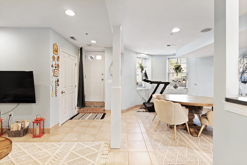 2 bed, 2 bath apartment for rent at 1867 Beacon St Unit 1B, Brookline — photo 6 of 16