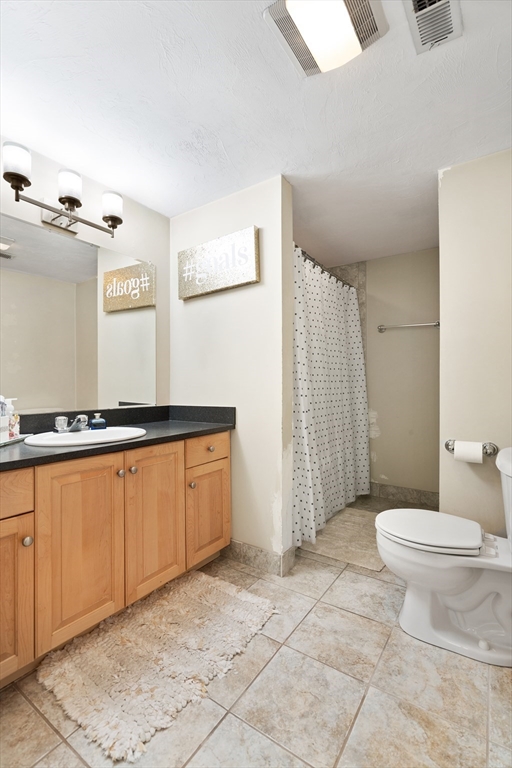 2 bed, 2 bath apartment for rent at 1867 Beacon St Unit 1B, Brookline — photo 12 of 16