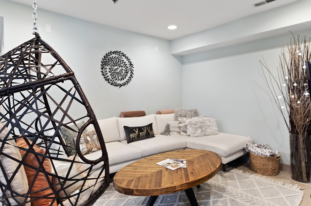 2 bed, 2 bath apartment for rent at 1867 Beacon St Unit 1B, Brookline — photo 8 of 16