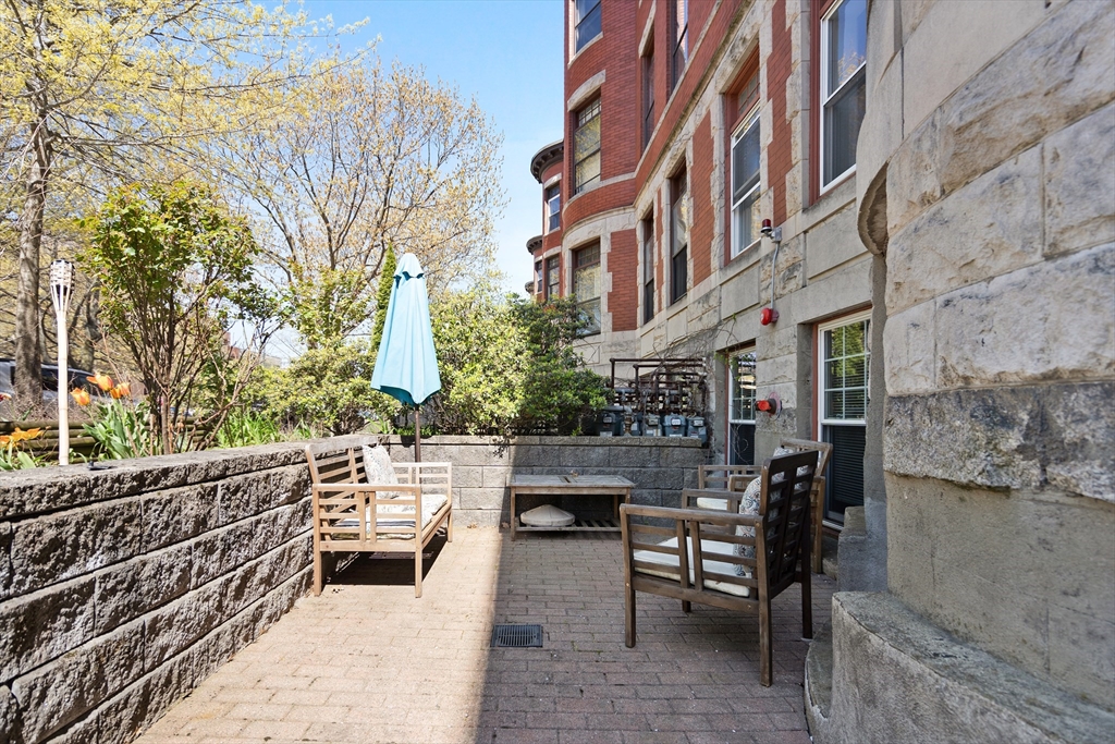 2 bed, 2 bath apartment for rent at 1867 Beacon St Unit 1B, Brookline — photo 15 of 16