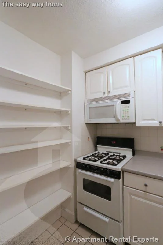 2 bed, 1 bath apartment for rent at 187 Brookline St Unit 1, Cambridgeport — photo 2 of 17