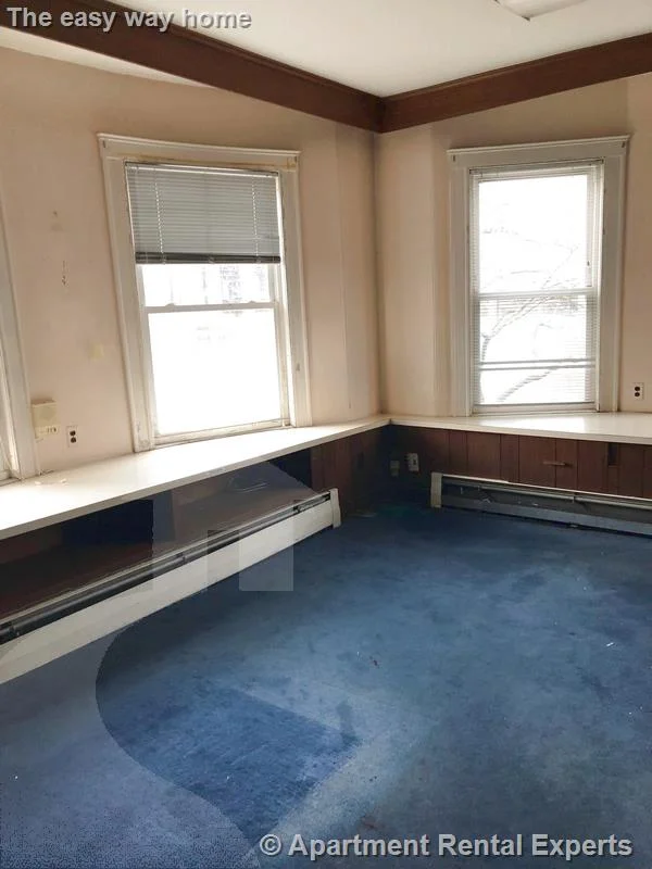 7 bed, 3 bath apartment for rent at 187 Central St, Winter Hill — photo 2 of 10