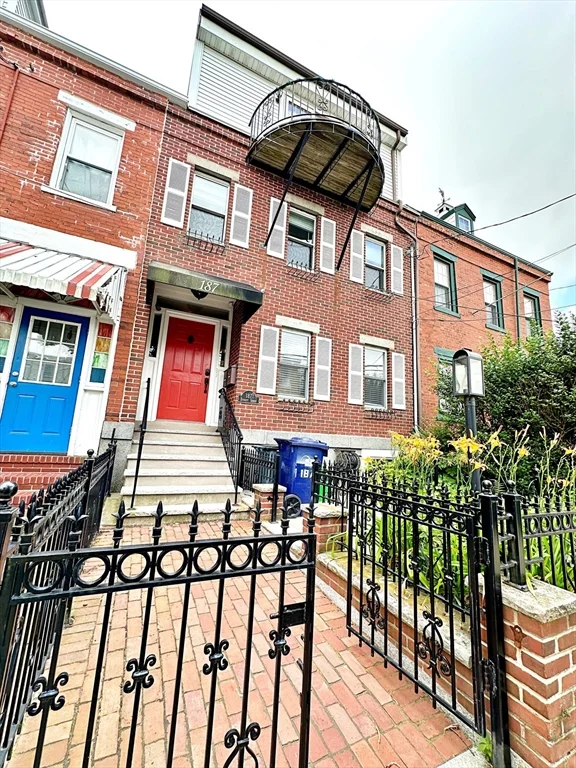 1 bed, 1 bath apartment for rent at 187 Everett St Unit 1, East Boston — photo 12 of 12