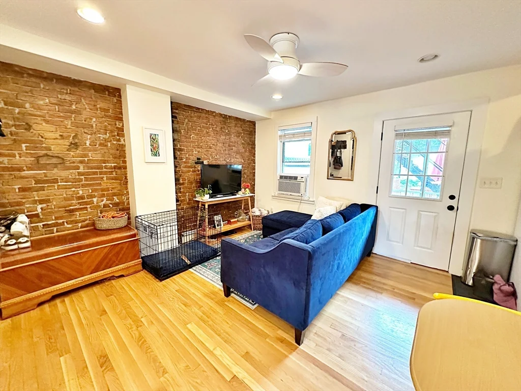 1 bed, 1 bath apartment for rent at 187 Everett St Unit 1, East Boston — photo 3 of 12
