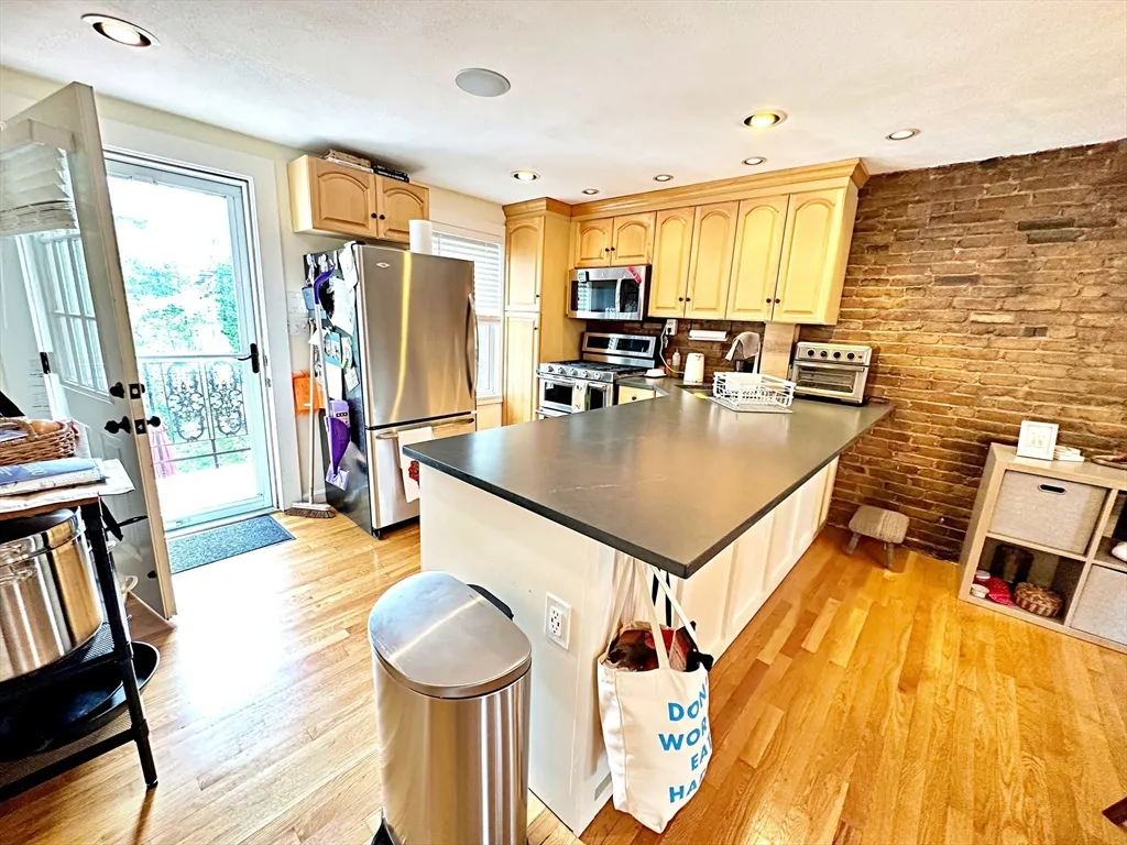 2 bed, 1.5 bath apartment for rent at 187 Everett St Unit 2, East Boston — photo 5 of 16