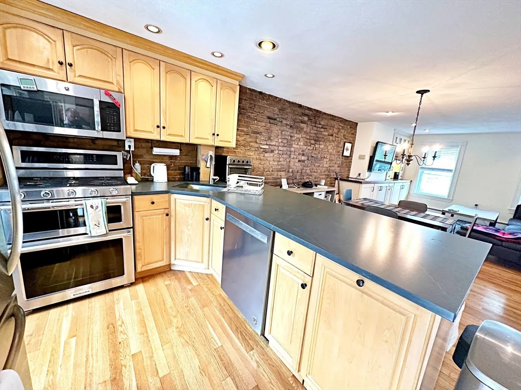2 bed, 1.5 bath apartment for rent at 187 Everett St Unit 2, East Boston — photo 6 of 16