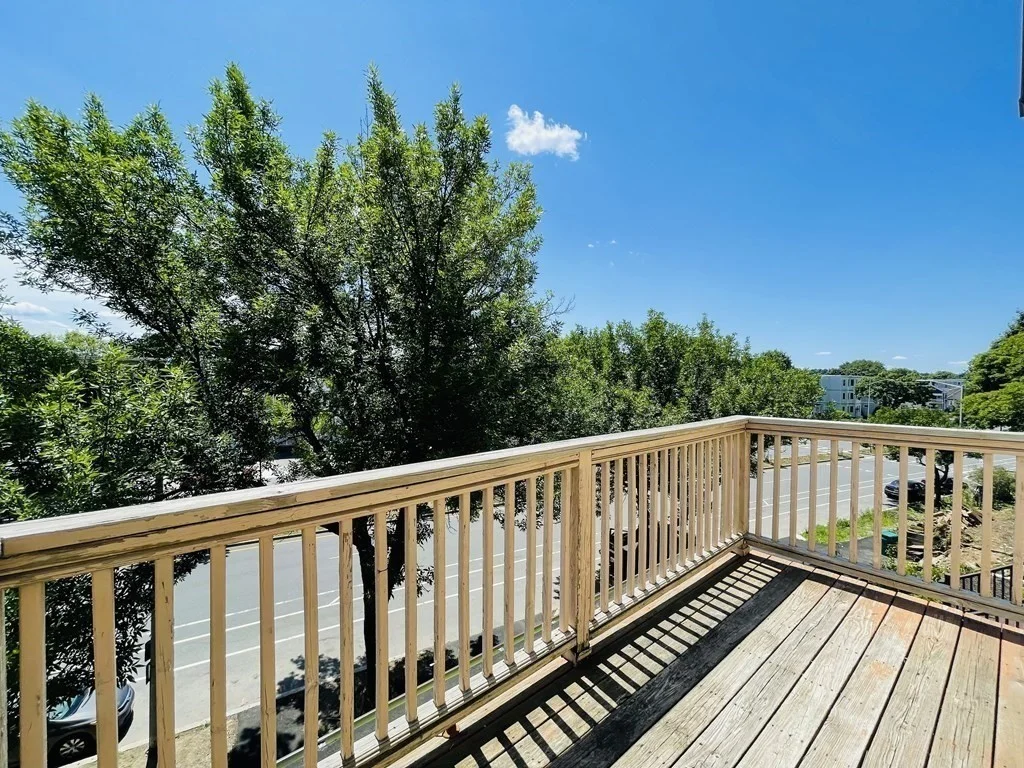 4 bed, 2 bath apartment for rent at 187 Fellsway W Unit 2, Medford — photo 15 of 28