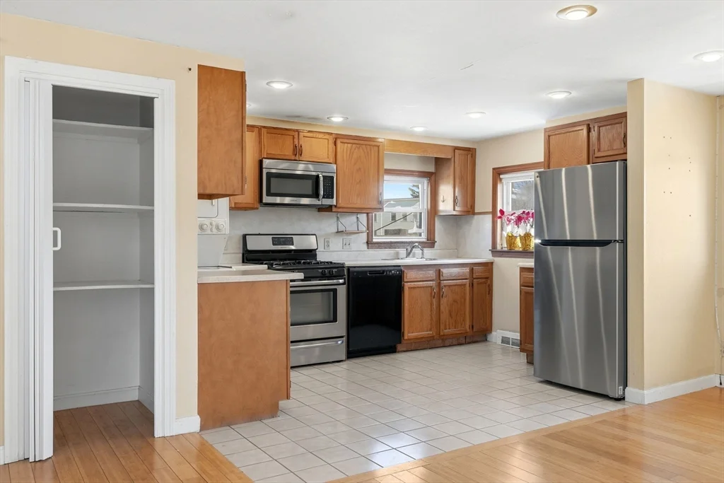 2 bed, 2 bath apartment for rent at 187 Hampshire St, Inman Square — photo 3 of 14