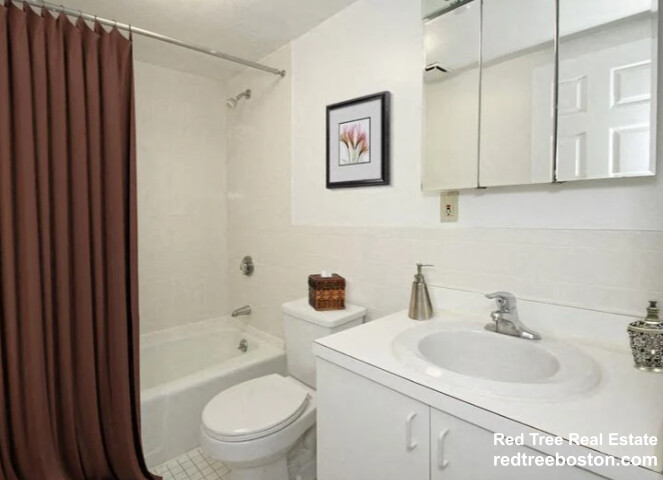 1 bed, 1 bath apartment for rent at 187 Kent St Unit A, Longwood — photo 3 of 4