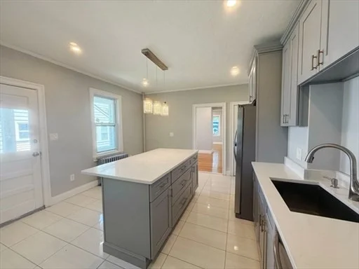 3 bed, 1 bath apartment for rent at 187 Liberty St Unit 187, Quincy — photo 5 of 15