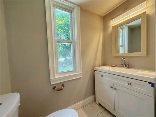 3 bed, 1 bath apartment for rent at 187 Liberty St Unit 187, Quincy — photo 6 of 15