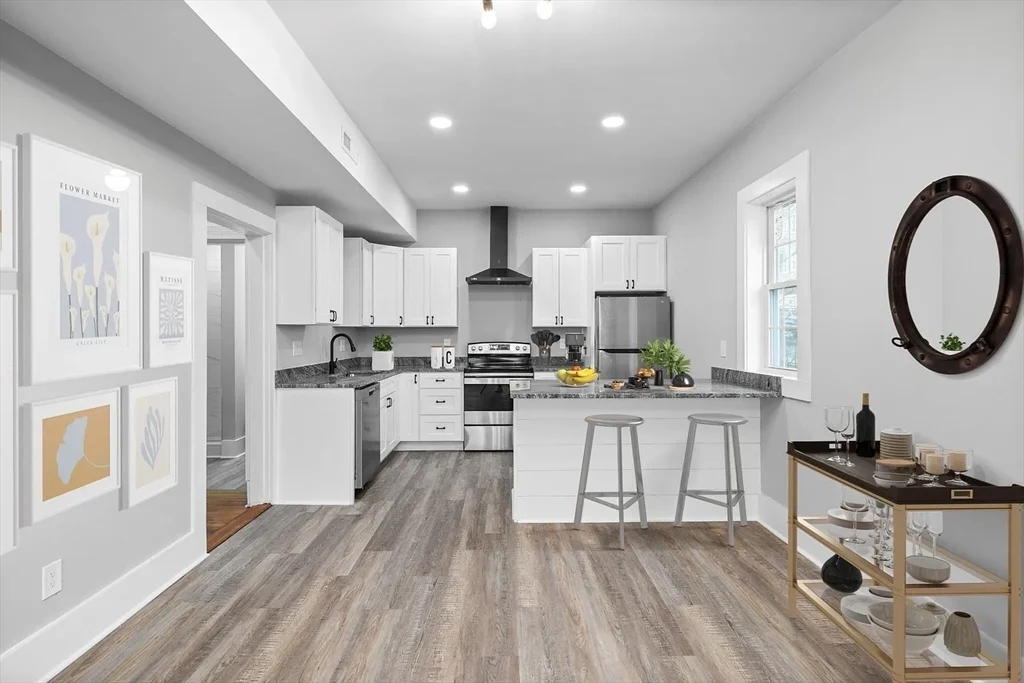 4 bed, 2 bath apartment for rent at 187 Neponset Ave Unit 2, Dorchester — photo 2 of 9
