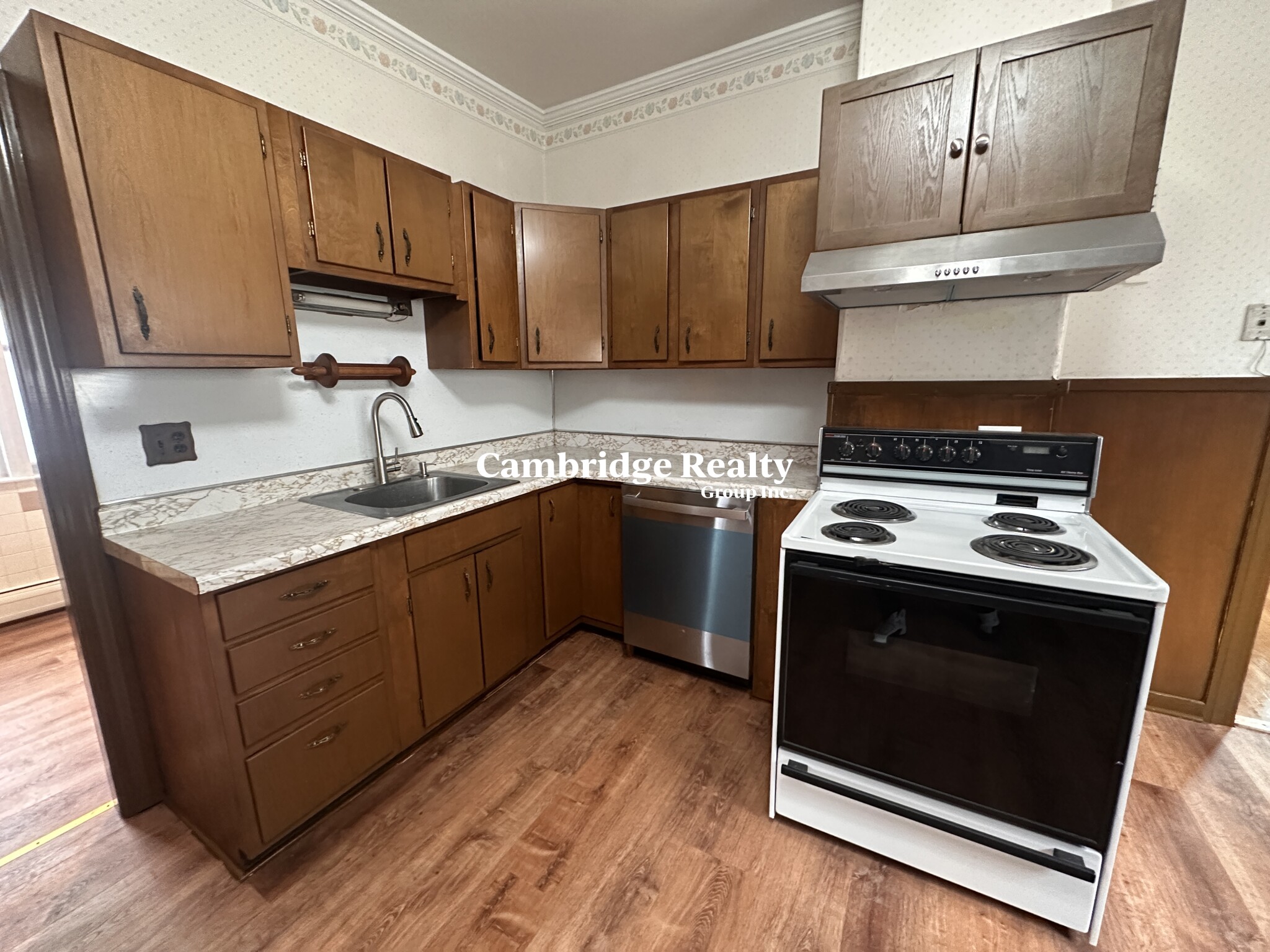 3 bed, 1 bath apartment for rent at 187 Nichols St Unit 2, Everett — photo 1 of 25