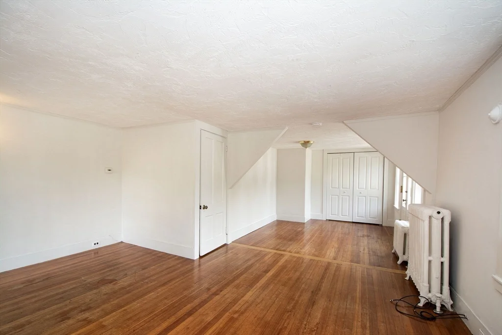 3 bed, 2 bath apartment for rent at 187 S Main St Unit 1, Cohasset — photo 32 of 42