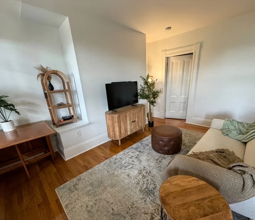 1 bed, 1 bath apartment for rent at 187 Webster St Unit Unit 1, East Boston — photo 4 of 7