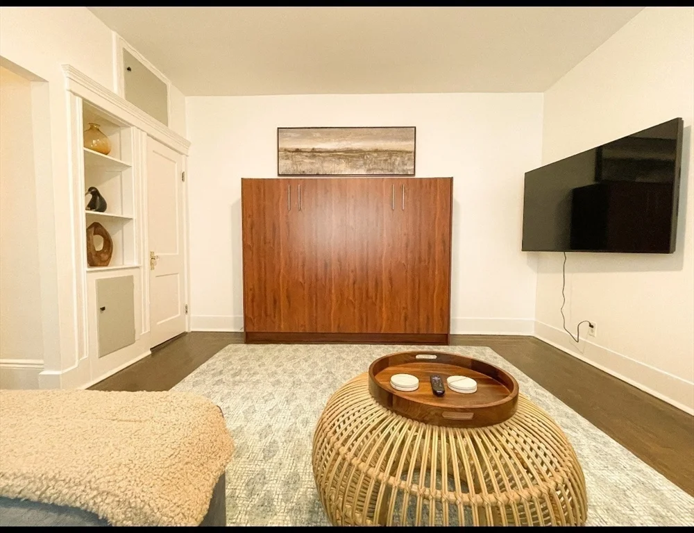 1 bed, 1 bath apartment for rent at 1870 Commonwealth Ave Unit 8, Brighton — photo 3 of 7
