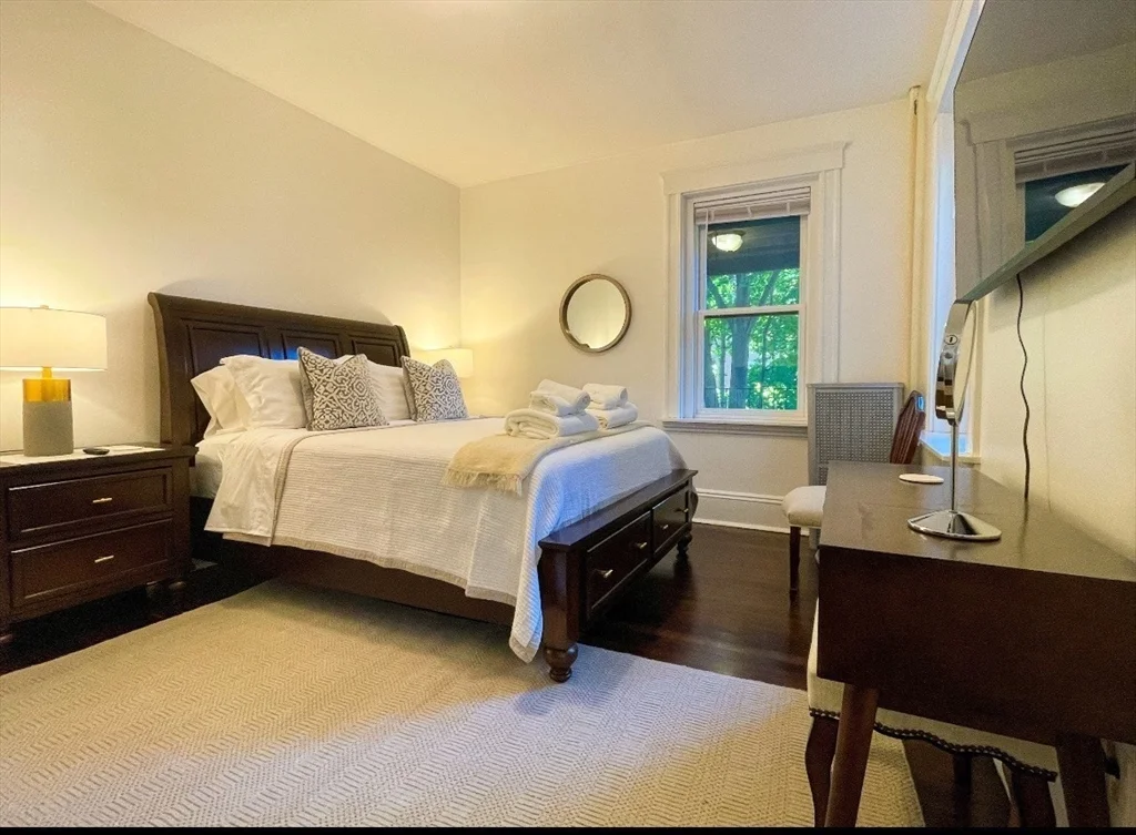 1 bed, 1 bath apartment for rent at 1870 Commonwealth Ave Unit 8, Brighton — photo 5 of 7