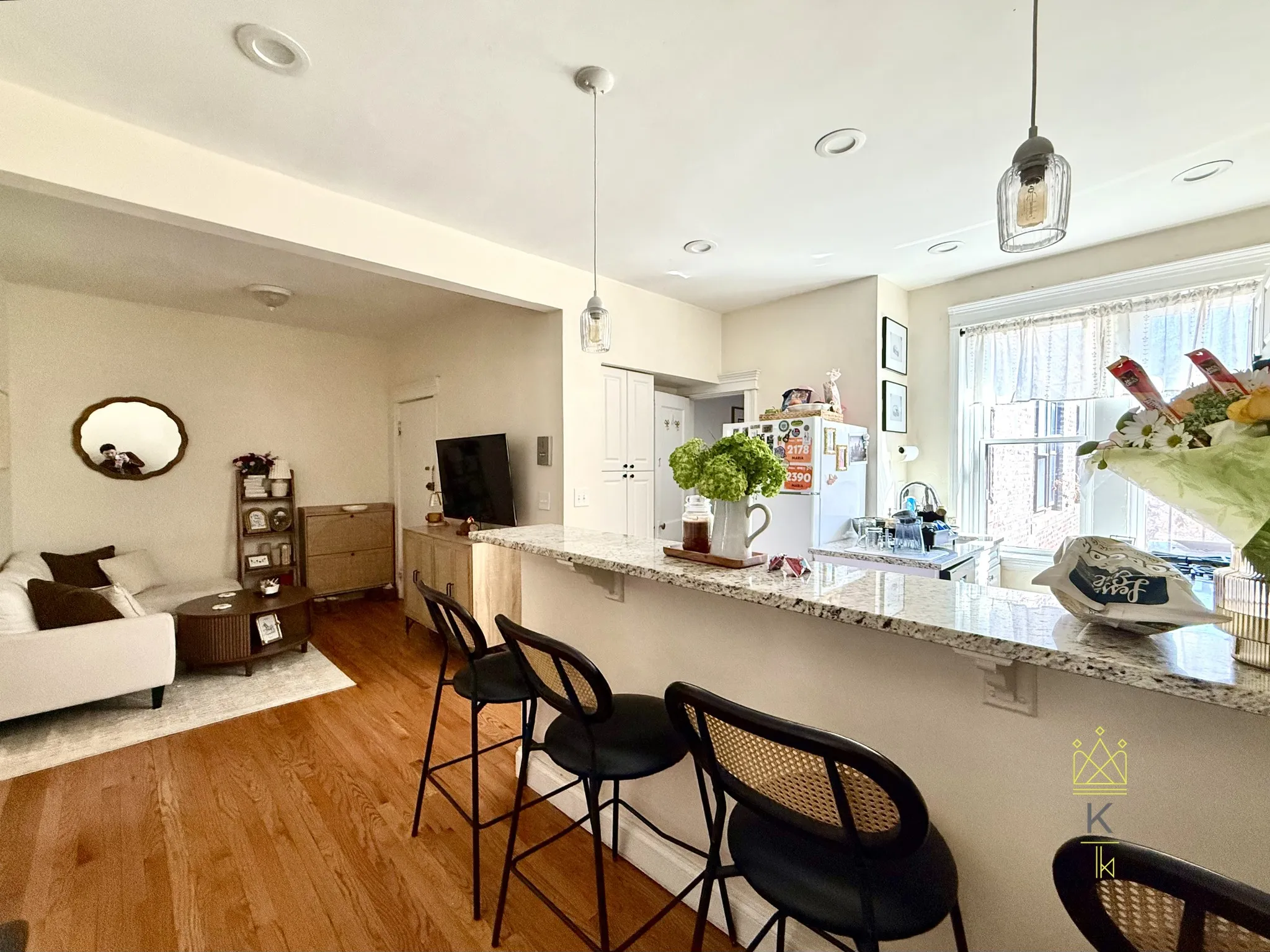 2 bed, 1 bath apartment for rent at 1872 Commonwealth Ave Unit 14, Brighton — photo 2 of 7