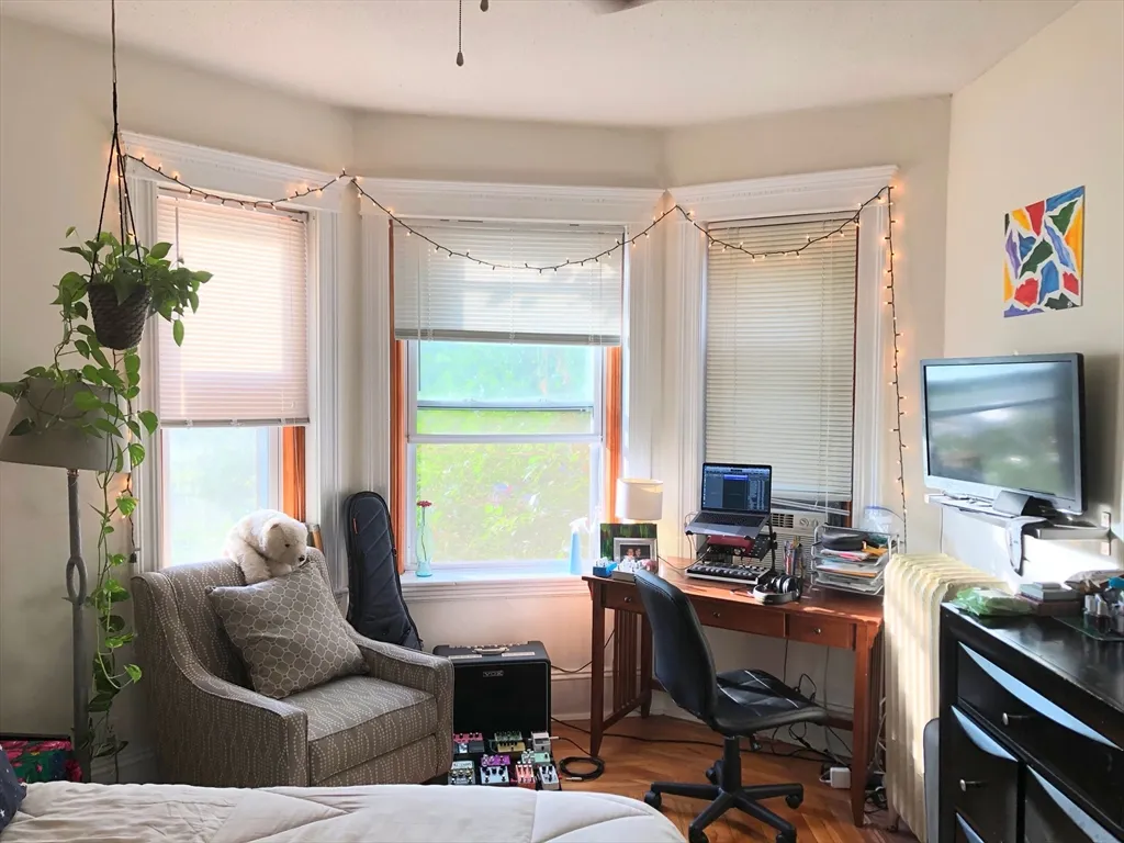 1 bed, 1 bath apartment for rent at 1872 Commonwealth Ave Unit 6, Brighton — photo 8 of 18