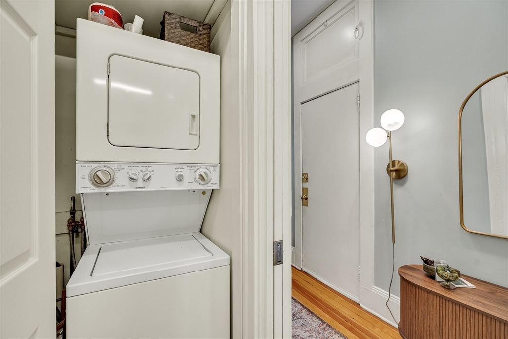 2 bed, 1 bath apartment for rent at 1874 Beacon St Unit 3, Brookline — photo 13 of 16