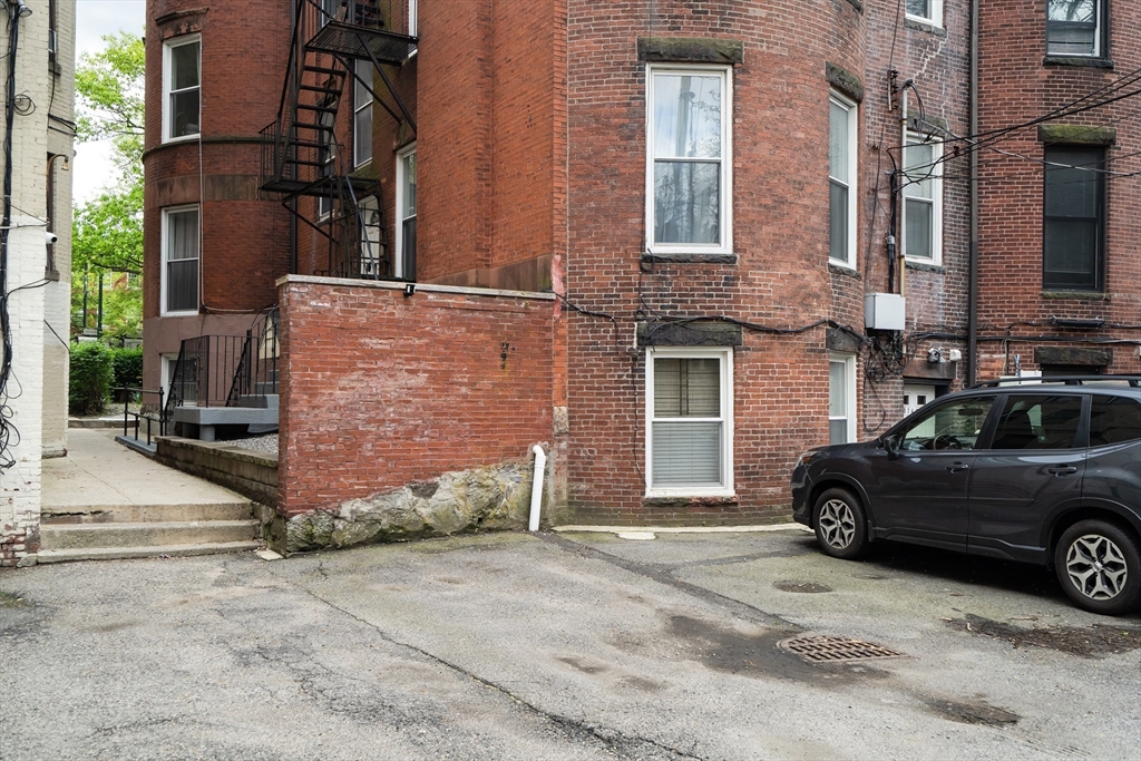 2 bed, 1 bath apartment for rent at 1874 Beacon St Unit 3, Brookline — photo 16 of 16