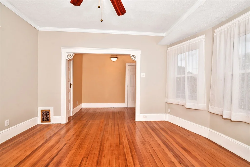 2 bed, 1 bath apartment for rent at 1877 Hyde Park Ave Unit 3, Hyde Park — photo 4 of 33