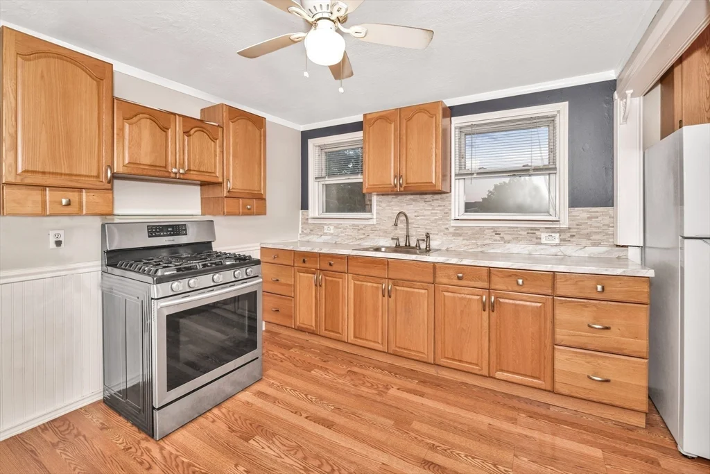 2 bed, 1 bath apartment for rent at 1877 Hyde Park Ave Unit 3, Hyde Park — photo 24 of 33