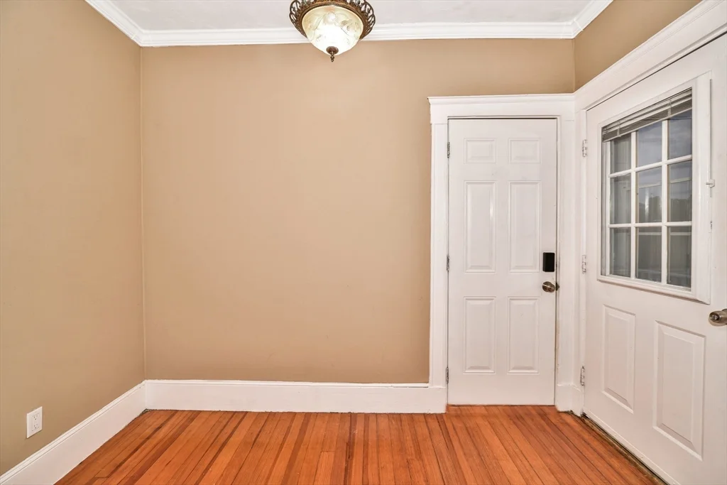 2 bed, 1 bath apartment for rent at 1877 Hyde Park Ave Unit 3, Hyde Park — photo 20 of 33