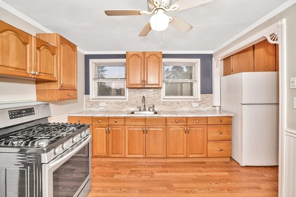 2 bed, 1 bath apartment for rent at 1877 Hyde Park Ave Unit 3, Hyde Park — photo 27 of 33