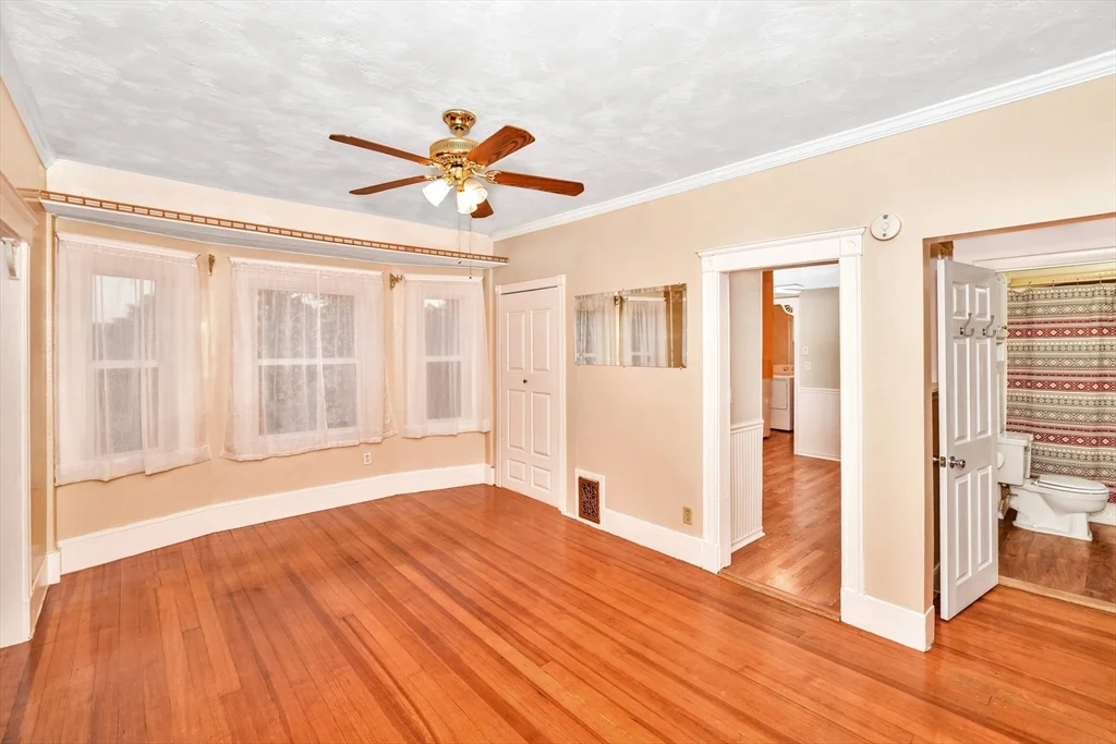 2 bed, 1 bath apartment for rent at 1877 Hyde Park Ave Unit 3, Hyde Park — photo 10 of 33