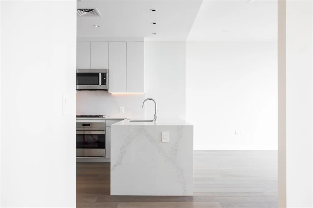 2 bed, 2 bath apartment for rent at 188 Brookline Ave Unit 24B, Fenway — photo 2 of 27