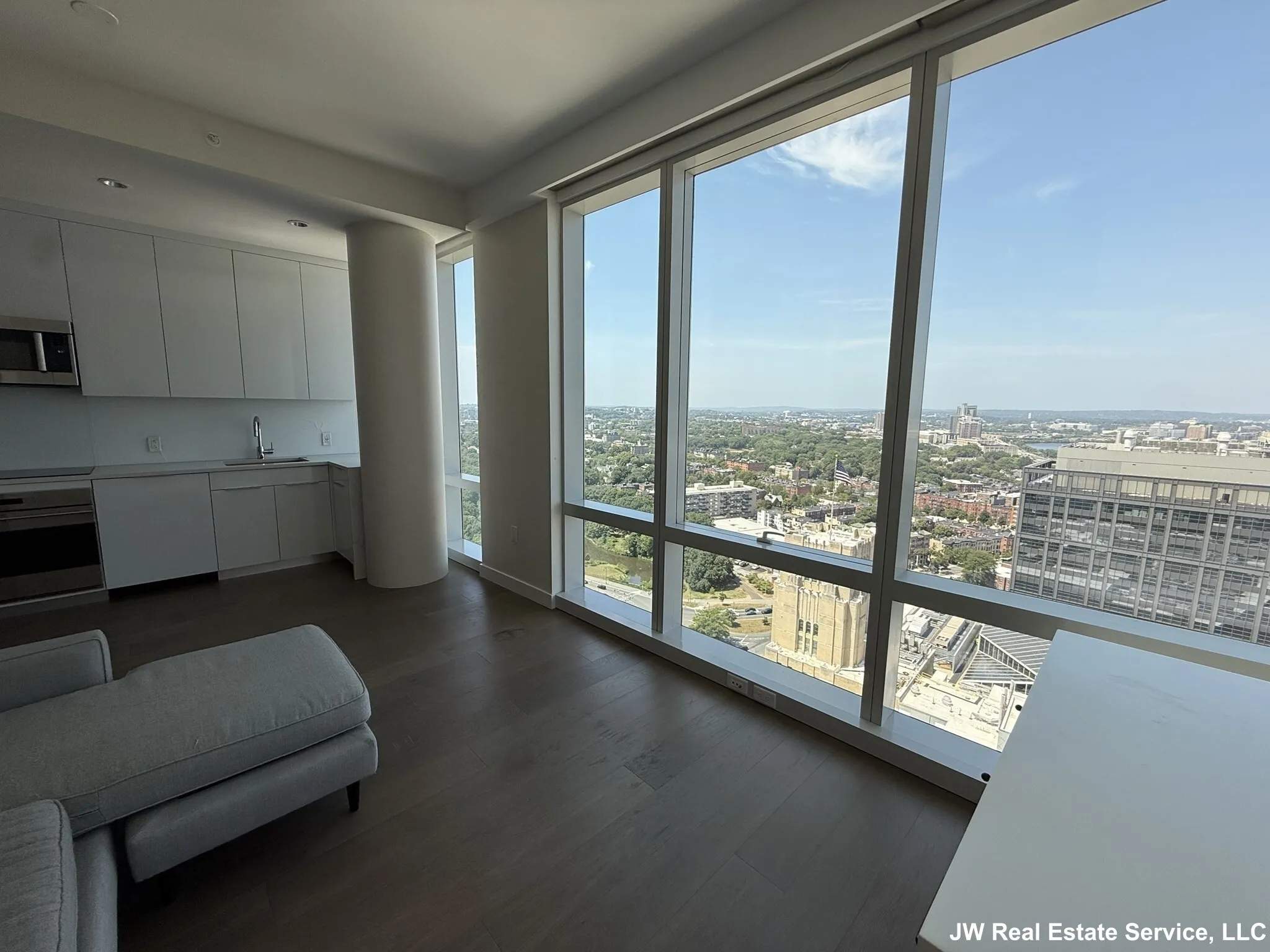 1 bed, 1 bath apartment for rent at 188 Brookline Ave Unit 27G, Fenway — photo 1 of 24