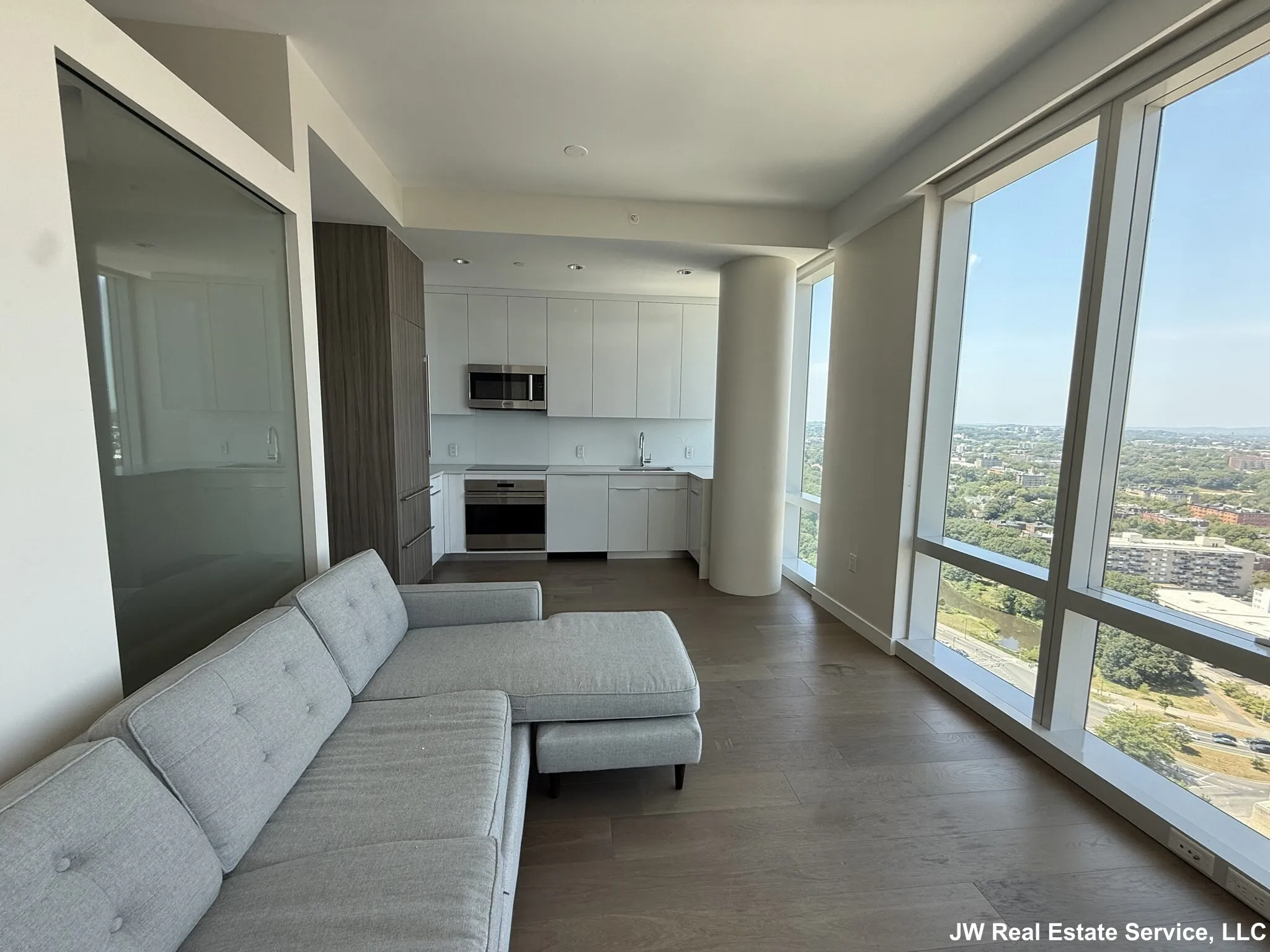 1 bed, 1 bath apartment for rent at 188 Brookline Ave Unit 27G, Fenway — photo 3 of 24