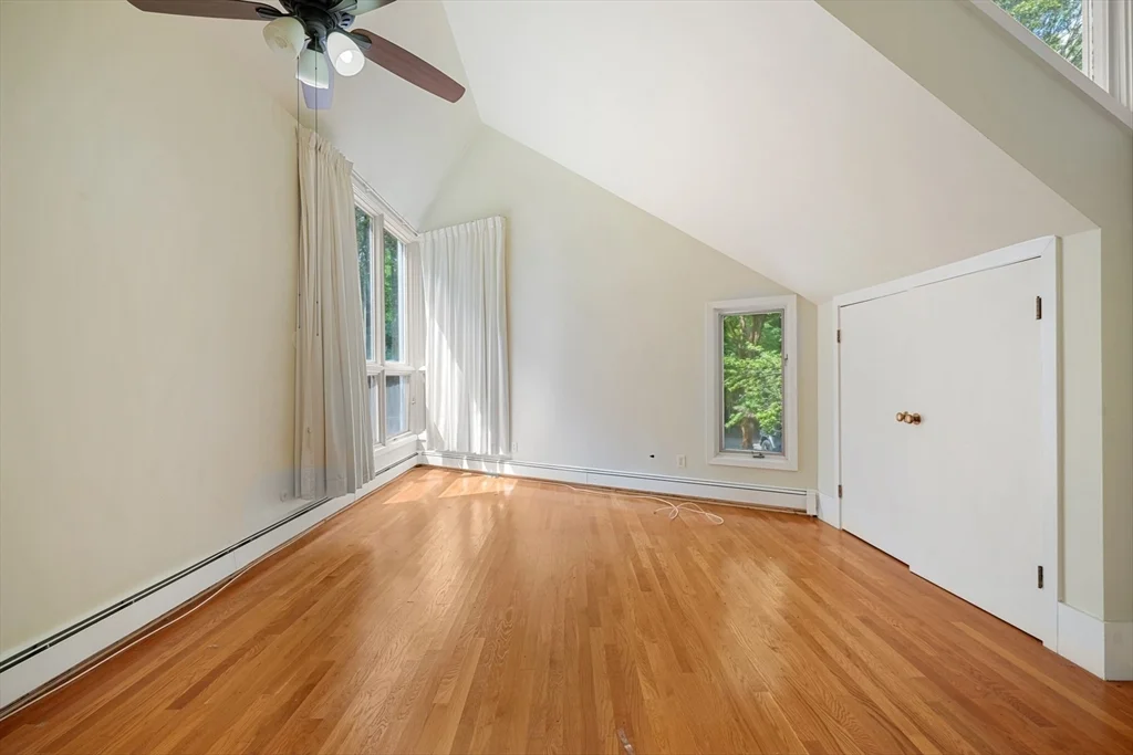 4 bed, 3 bath apartment for rent at 188 Country Dr Unit 188, Weston — photo 12 of 21