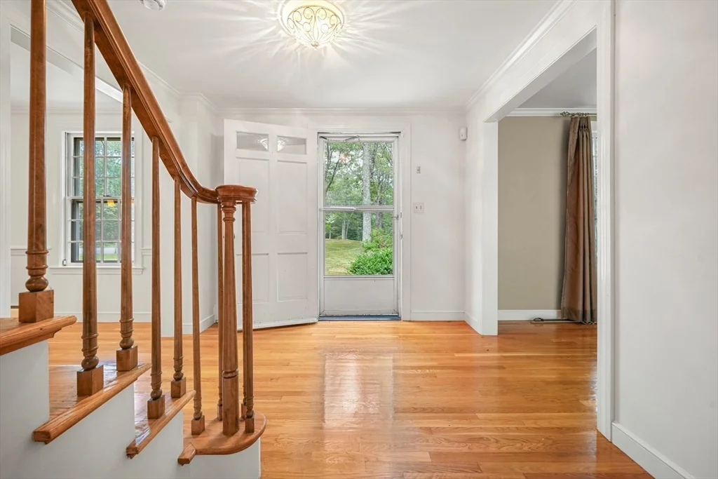 4 bed, 3 bath apartment for rent at 188 Country Dr Unit 188, Weston — photo 7 of 21