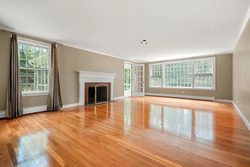 4 bed, 3 bath apartment for rent at 188 Country Dr Unit 188, Weston — photo 11 of 21