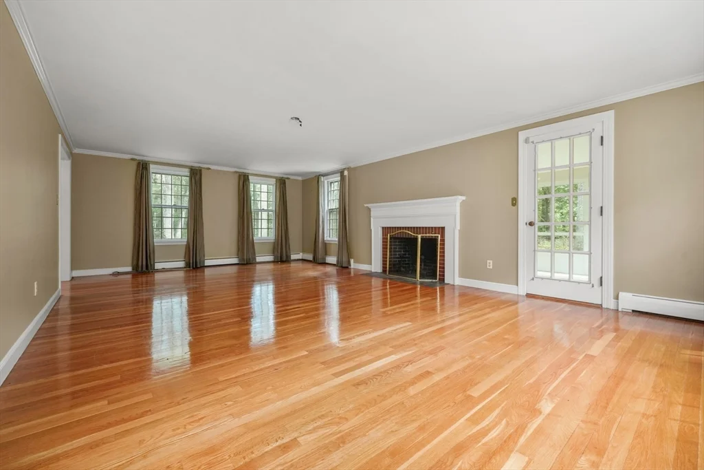 4 bed, 3 bath apartment for rent at 188 Country Dr Unit 188, Weston — photo 10 of 21