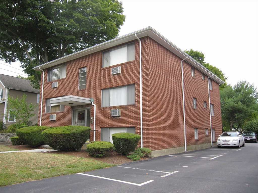 1 bed, 1 bath apartment for rent at 188 Lincoln St Unit 4, Stoughton