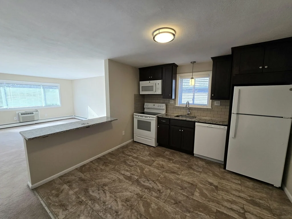 1 bed, 1 bath apartment for rent at 188 Lincoln St Unit 6, Stoughton — photo 3 of 14