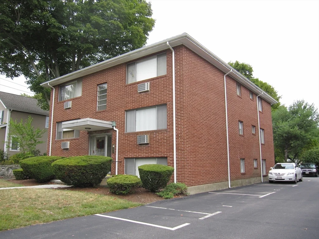 1 bed, 1 bath apartment for rent at 188 Lincoln St Unit 6, Stoughton