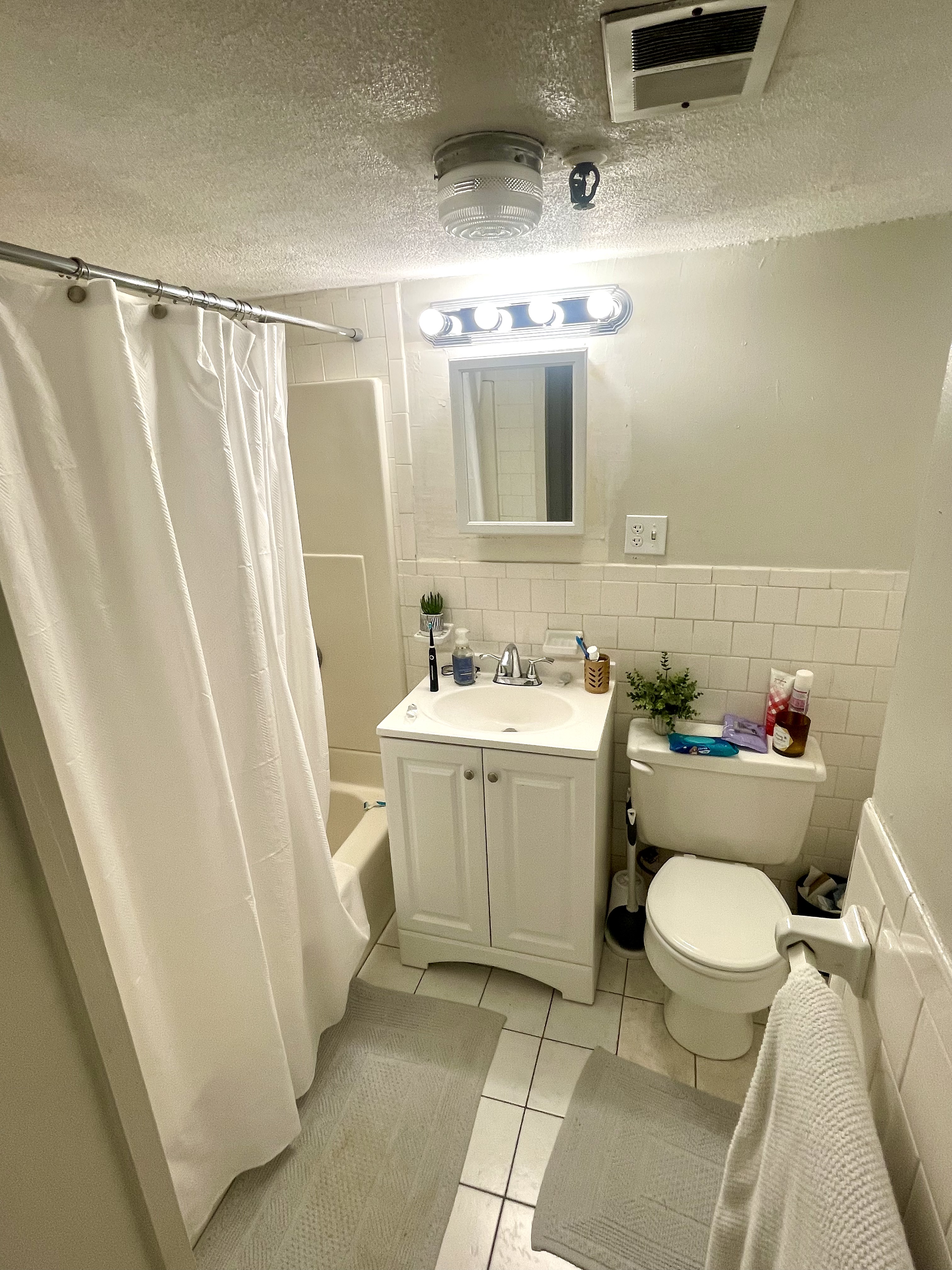 Studio bed, 1 bath apartment for rent at 188 Marlborough St Unit 2A, Back Bay — photo 8 of 8