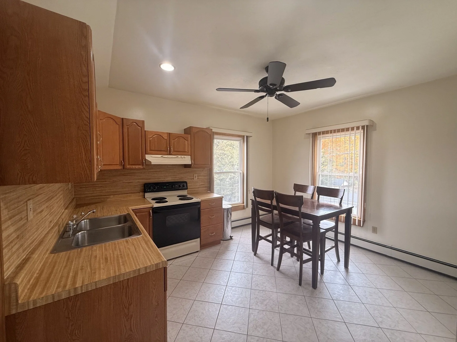 1 bed, 1 bath apartment for rent at 188 North Franklin St Unit 2R, Holbrook