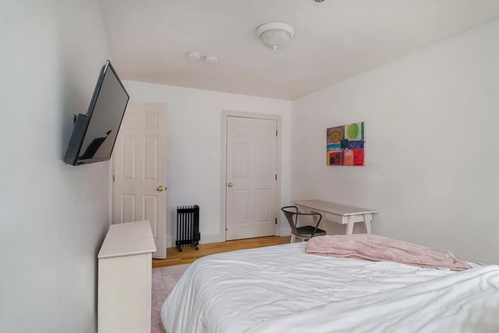 3 bed, 1 bath apartment for rent at 188 North Unit 21, North End — photo 10 of 31