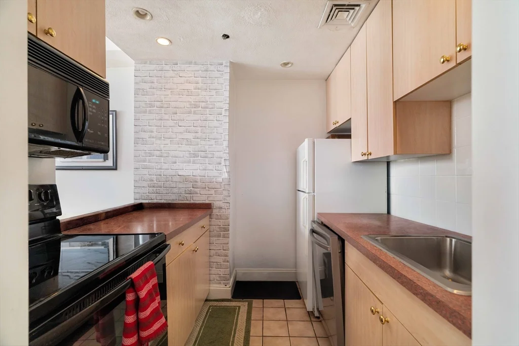 1 bed, 1 bath apartment for rent at 188 North Unit 42, North End — photo 1 of 19