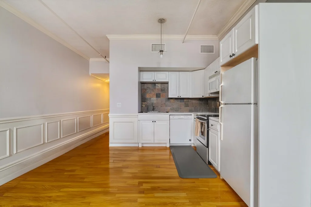 1 bed, 1 bath apartment for rent at 188 North Unit 54, North End — photo 4 of 17