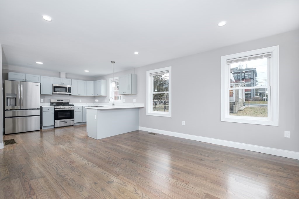4 bed, 2 bath apartment for rent at 188 Proctor Ave Unit 1, Revere — photo 2 of 23