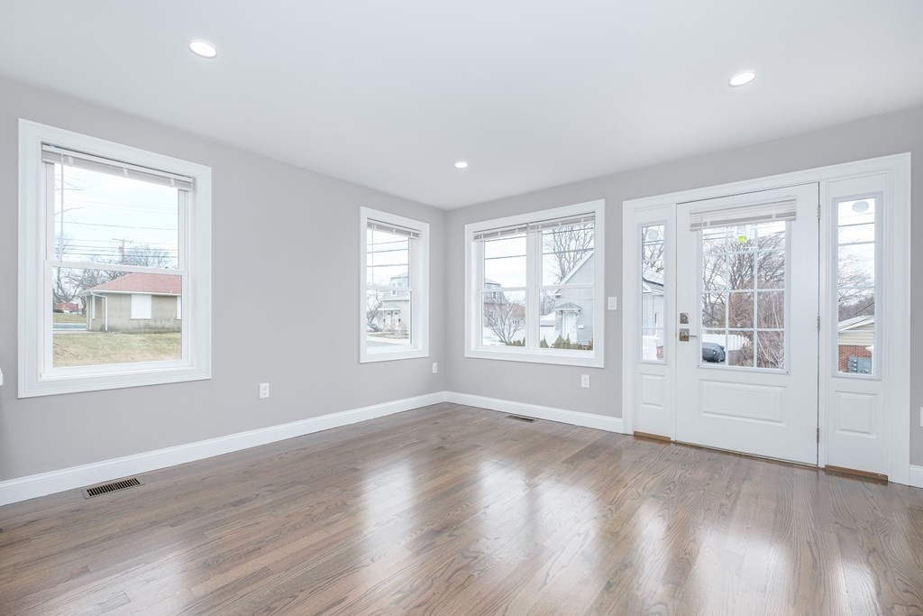 4 bed, 2 bath apartment for rent at 188 Proctor Ave Unit 1, Revere — photo 3 of 23