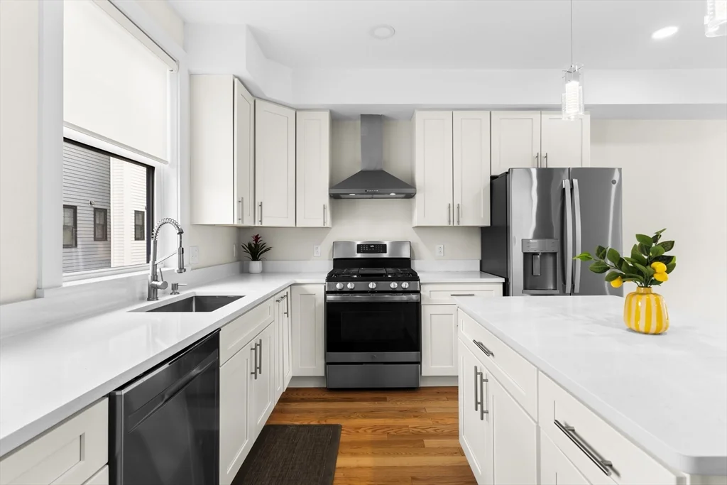 3 bed, 2 bath apartment for rent at 188 Quincy Ave Unit B1, Quincy — photo 1 of 20