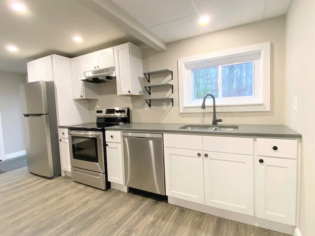 1 bed, 1 bath apartment for rent at 188-R Hornbine Rd Unit 1, Swansea — photo 4 of 17