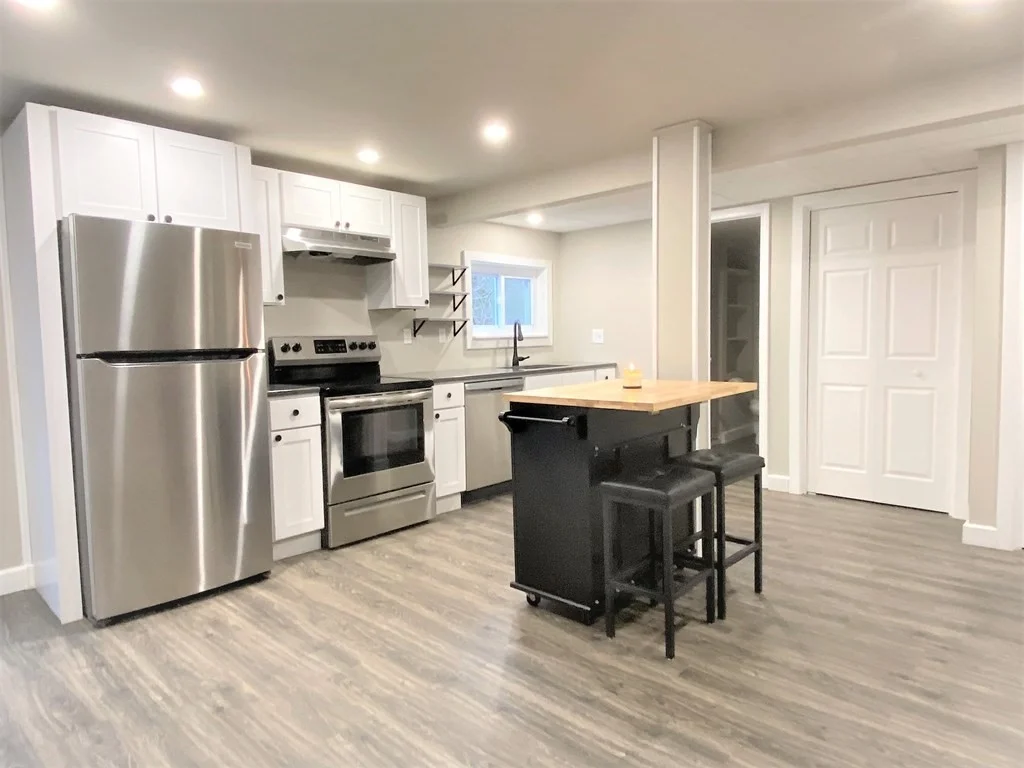 1 bed, 1 bath apartment for rent at 188-R Hornbine Rd Unit 1, Swansea — photo 2 of 17